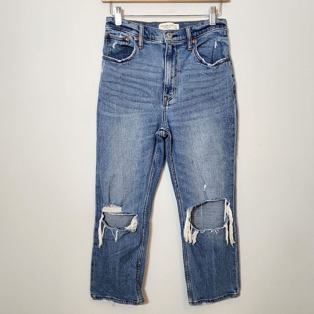 Abercrombie & Fitch Ultra High Rise Ankle Straight Jeans Distressed SZ 27 Short - Picture 2 of 11